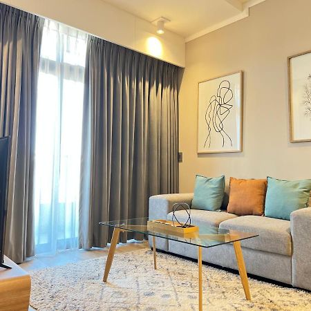 519 Menlyn Maine Trilogy Apartment Pretoria Bagian luar foto