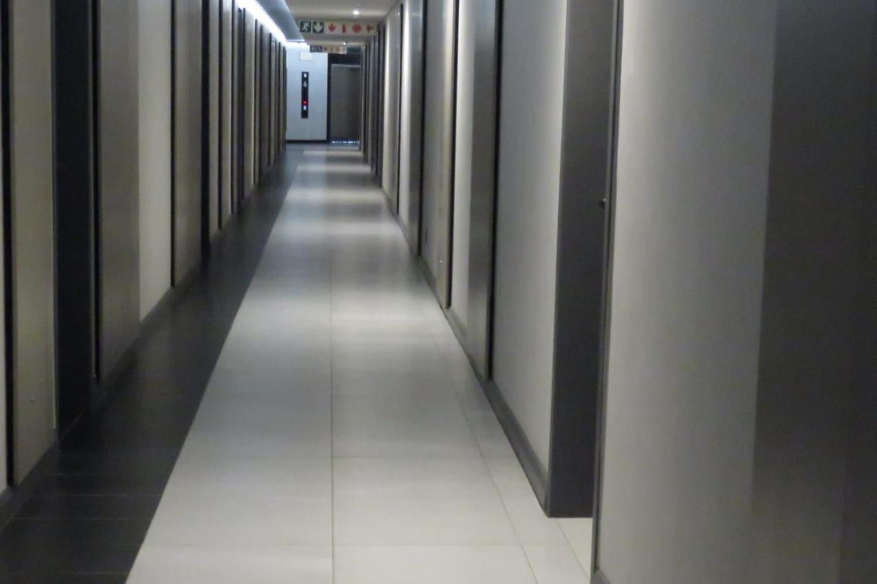 519 Menlyn Maine Trilogy Apartment Pretoria Bagian luar foto