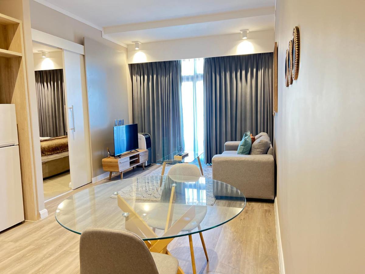 519 Menlyn Maine Trilogy Apartment Pretoria Bagian luar foto