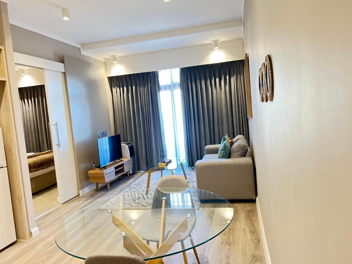 519 Menlyn Maine Trilogy Apartment Pretoria Bagian luar foto