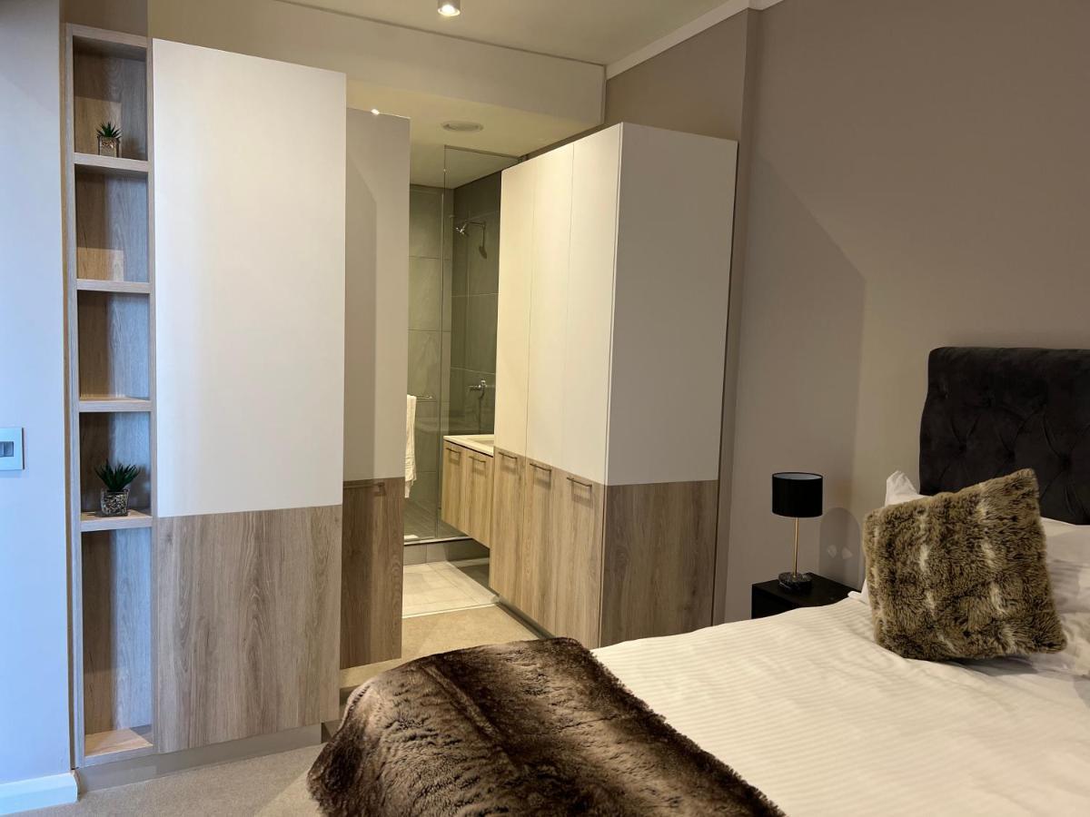 519 Menlyn Maine Trilogy Apartment Pretoria Bagian luar foto